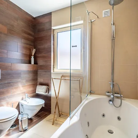 Paradise On The Golf