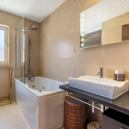 Appartamento Paradise On The Golf Estômbar