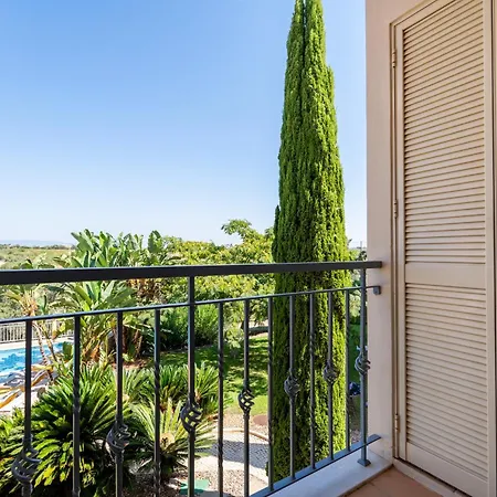 Paradise On The Golf