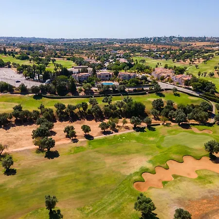 Paradise On The Golf Estômbar