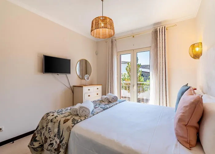 Apartman Paradise On The Golf Estômbar