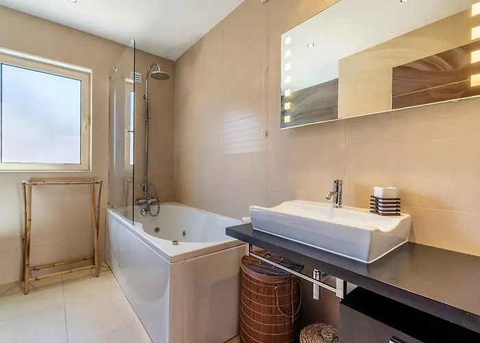 Apartman Paradise On The Golf Estômbar