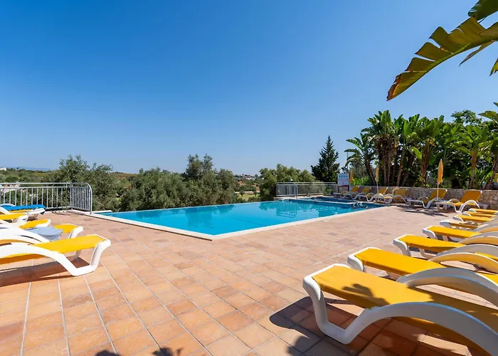 Apartman Paradise On The Golf Estômbar