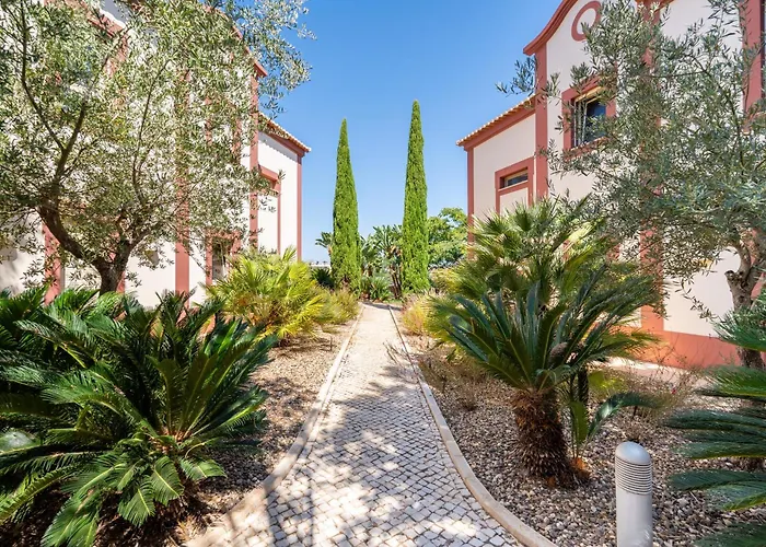 Apartman Paradise On The Golf Estômbar
